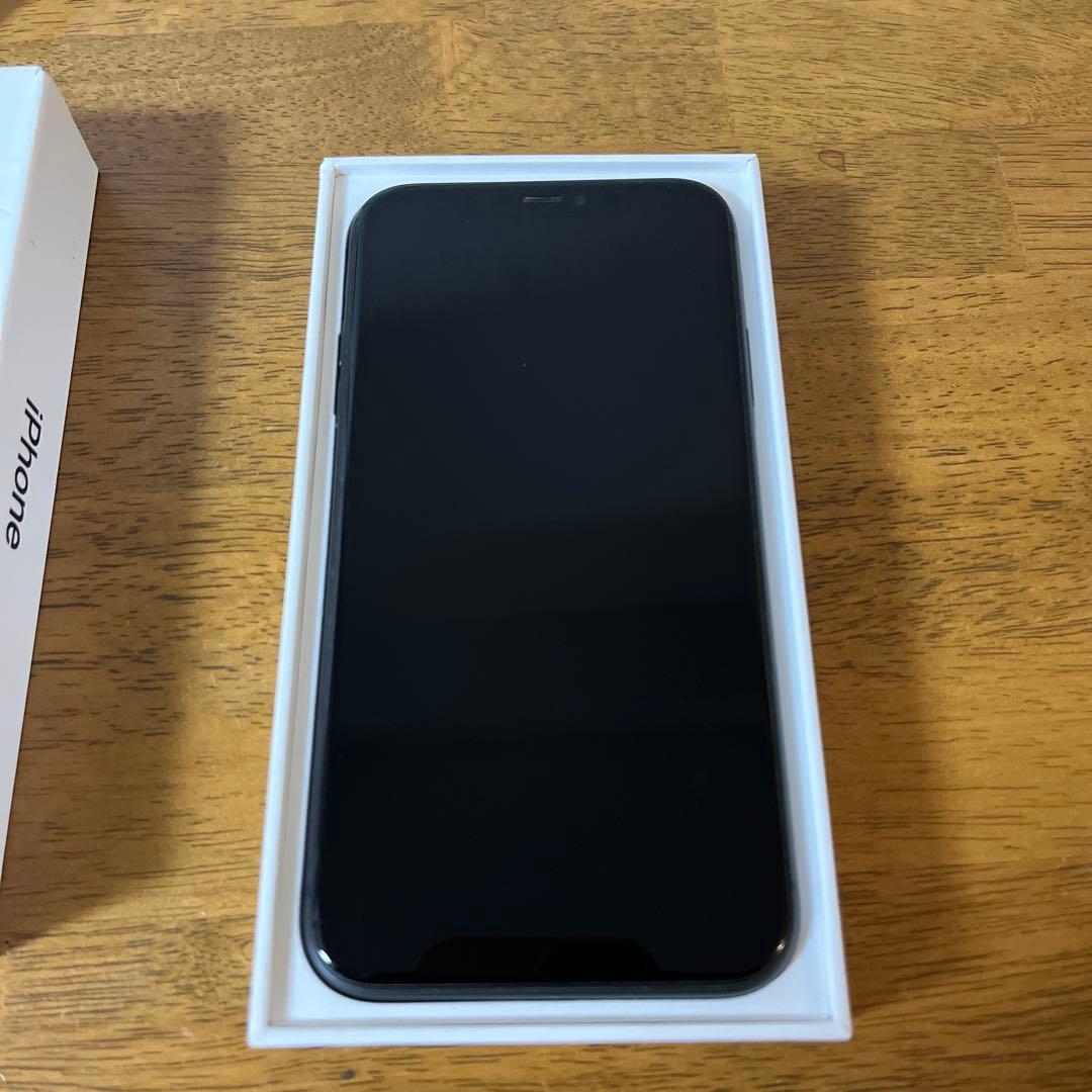 iPhone 11 64GB 海外 SIM フリ-