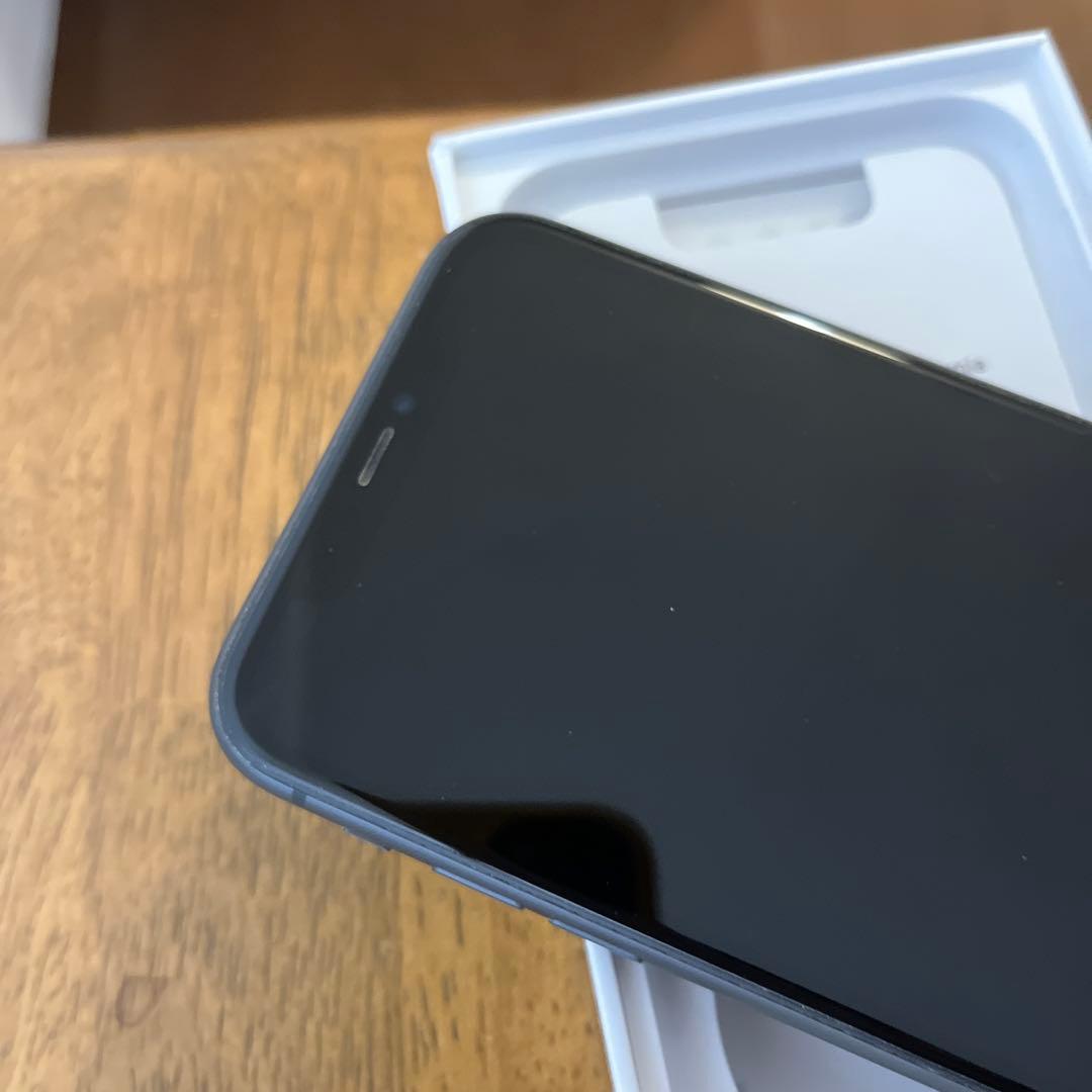 iPhone 11 64GB 海外 SIM フリ-
