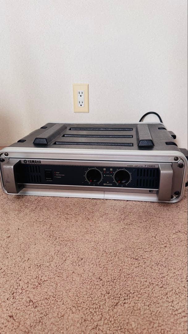 Yamaha P2500S パワーアンプ