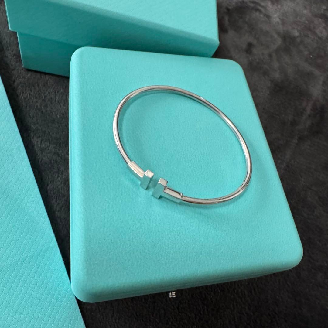 Tiffany & Co. Tiffany T ナロー ワイヤー ブレスレット