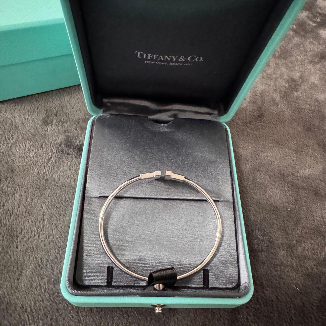 Tiffany & Co. Tiffany T ナロー ワイヤー ブレスレット