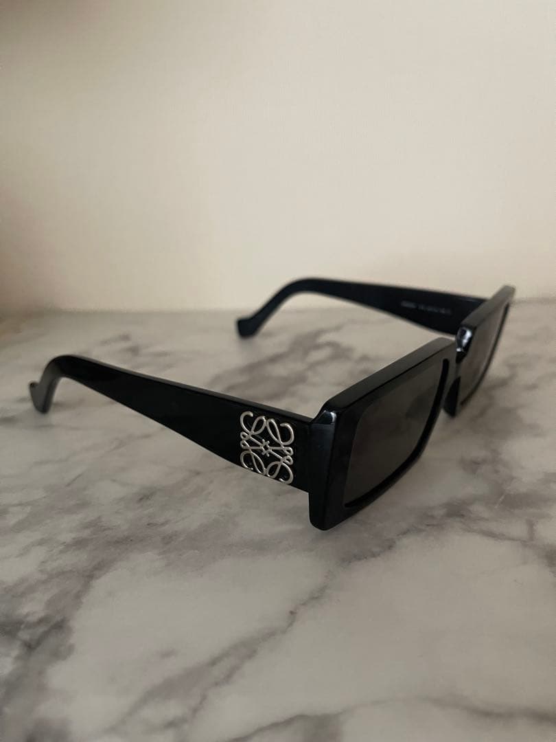 LOEWE ロエベのブラック スクエア サングラス