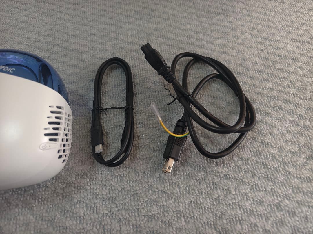 NOMVDIC L500 3色レーザー　プロジェクター