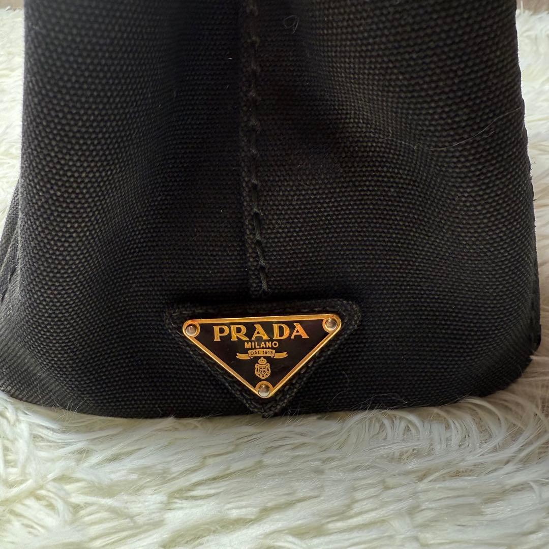 PRADA プラダ カナパ 四角補修有り黒