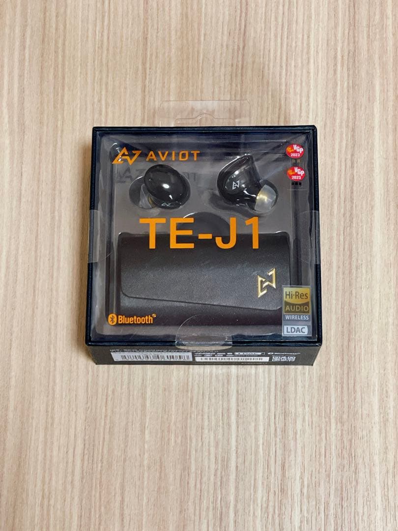 ワイヤレスイヤホン　AVIOT TE-J1 ブラック