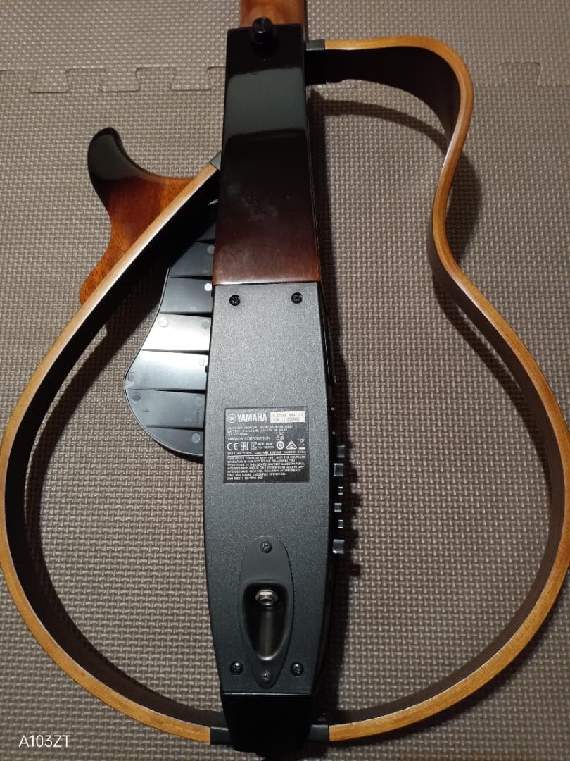 Yamaha SLG200S サイレントギター　アダプター付属