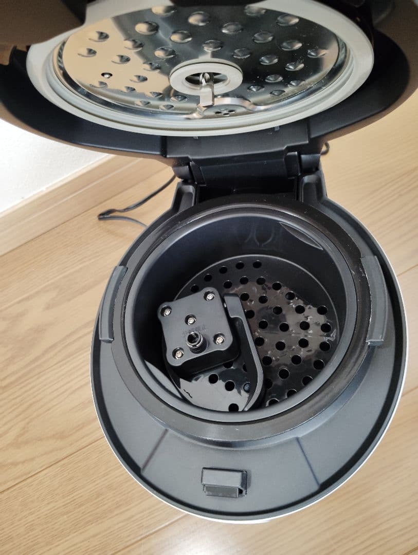 極美品・動作良好 SHARP ヘルシオ 水なし自動調理鍋 KN-HW10E-W