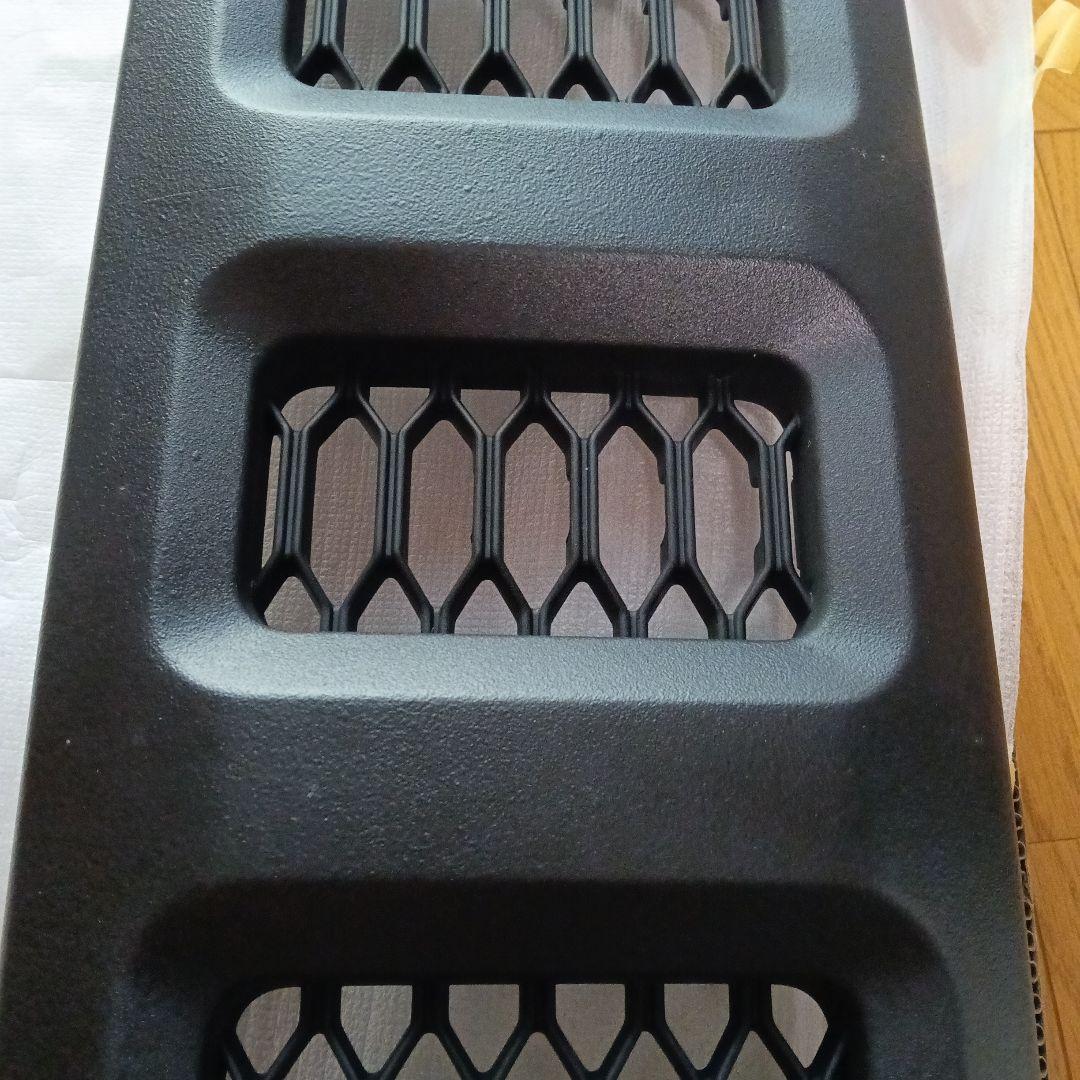 サ*ン様 JB64 ジムニー マークレスグリル チッピング塗装