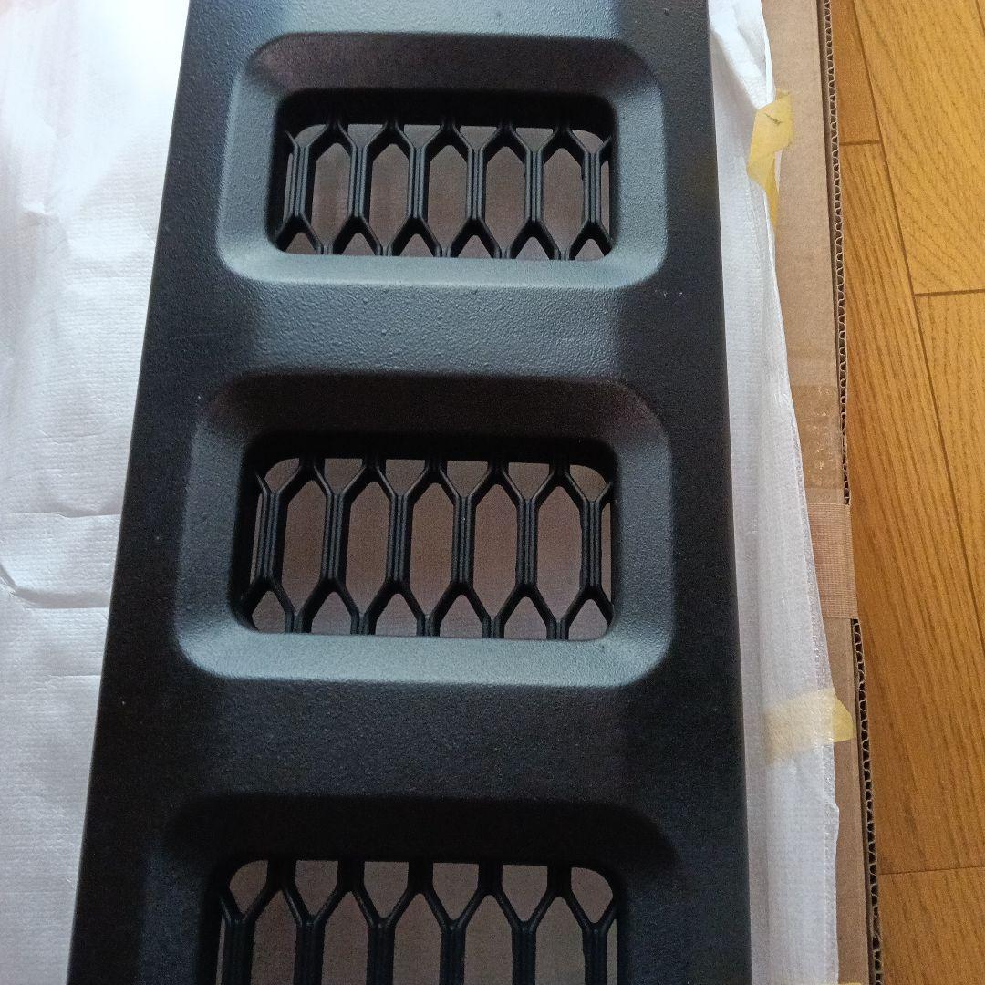 サ*ン様 JB64 ジムニー マークレスグリル チッピング塗装