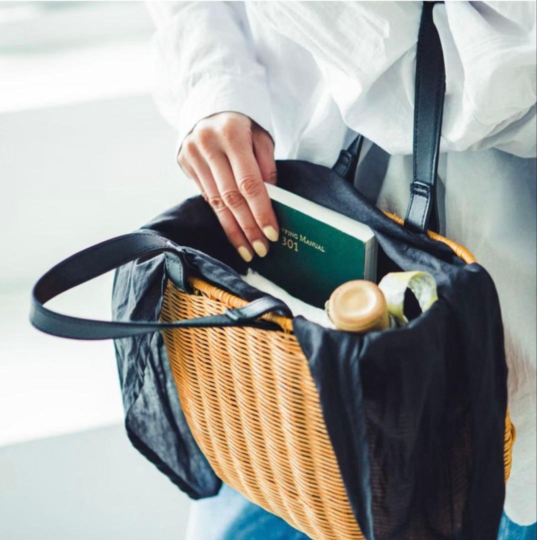 【未使用】北欧、暮らしの道具店　ころんと丸いレザーハンドルのかごバッグ