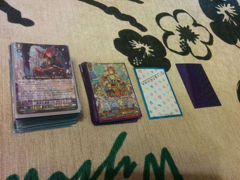 ヴァンガード ゴールドパラディンデッキ スリーブ付