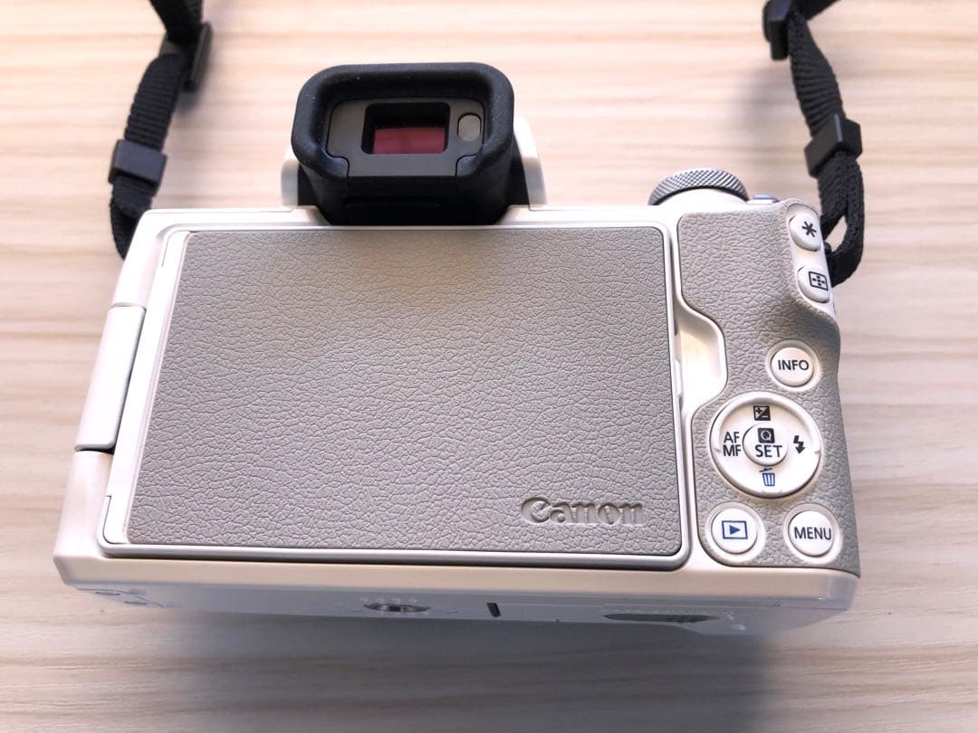 デジタルカメラ EOS kiss M EF-M15-45 IS STM EF-M22 STM