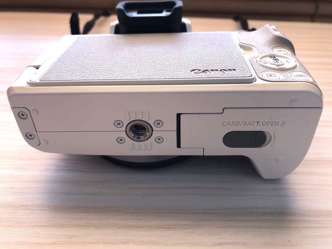 デジタルカメラ EOS kiss M EF-M15-45 IS STM EF-M22 STM