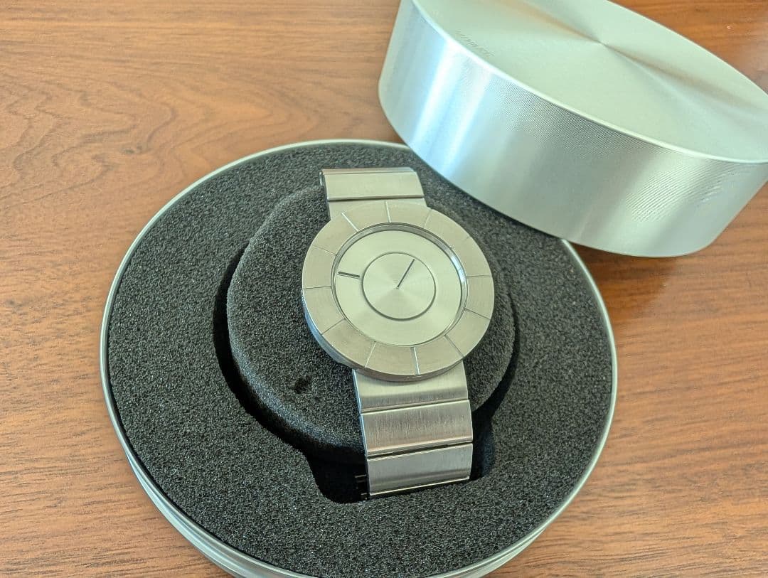 SSEY MIYAKEの「TO」シリーズ　シルバー