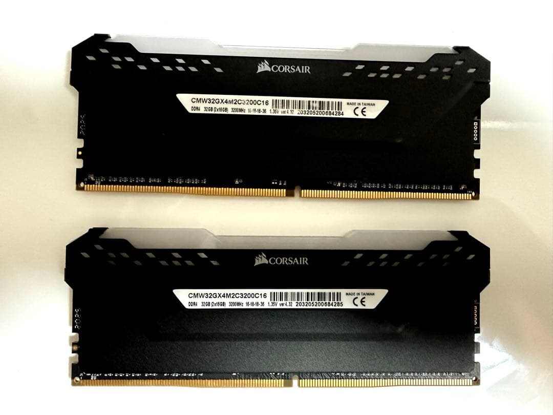 メモリー CMW32GX4M2C3200C16 DDR4 32GB