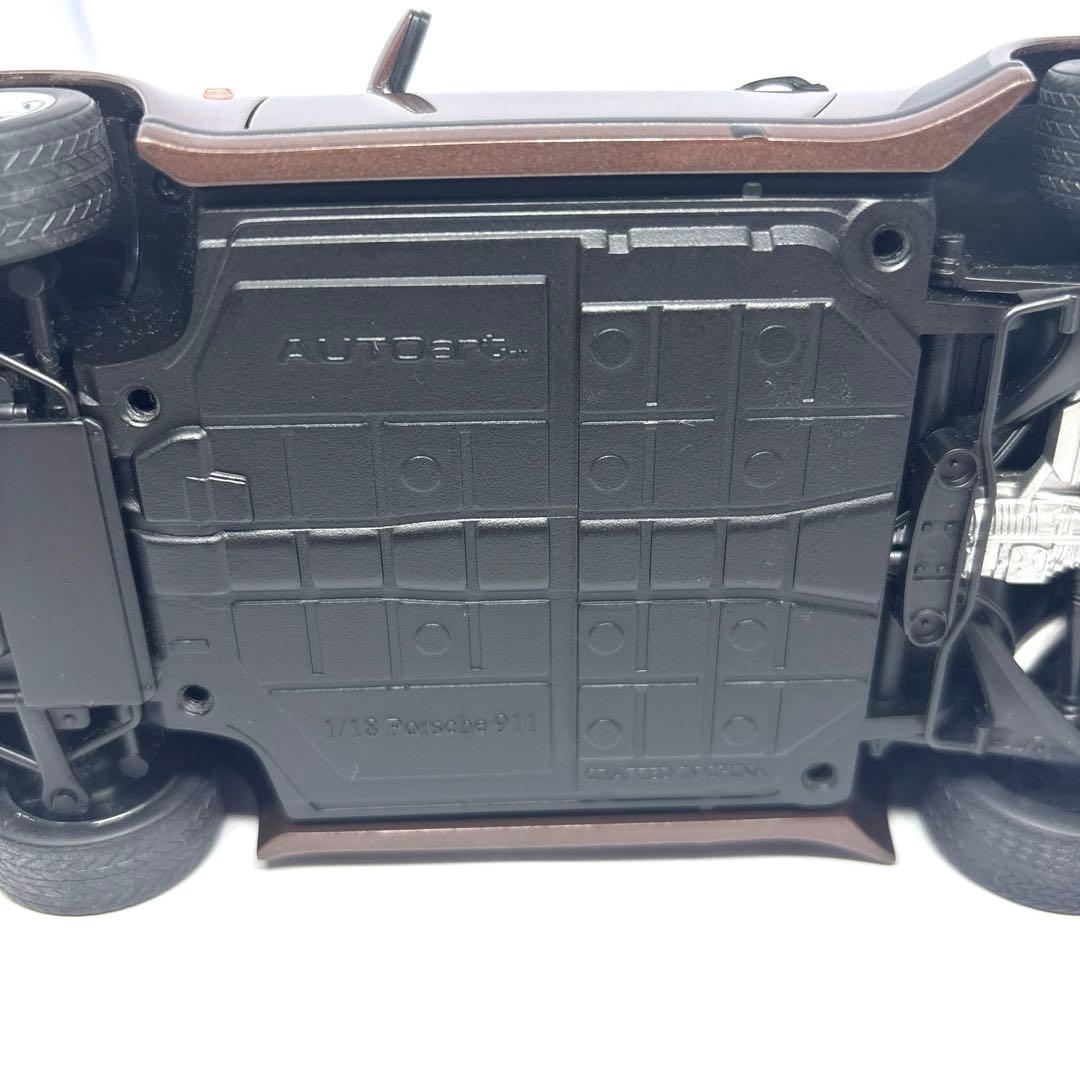 オートアート　ポルシェ911 ターボ 930 AUTOart 1/18 ブラウン