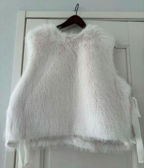 トレフルプラスワン❢完売❢交渉可!trefle+1 ふわふわベスト　ホワイト