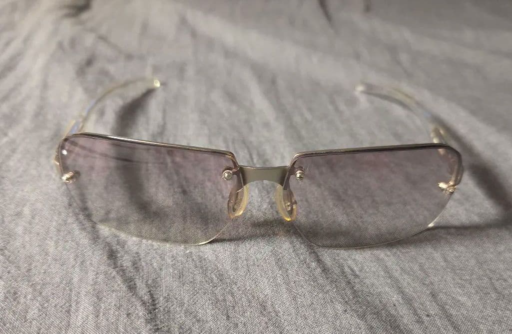 00s PRADA リムレス　サングラス