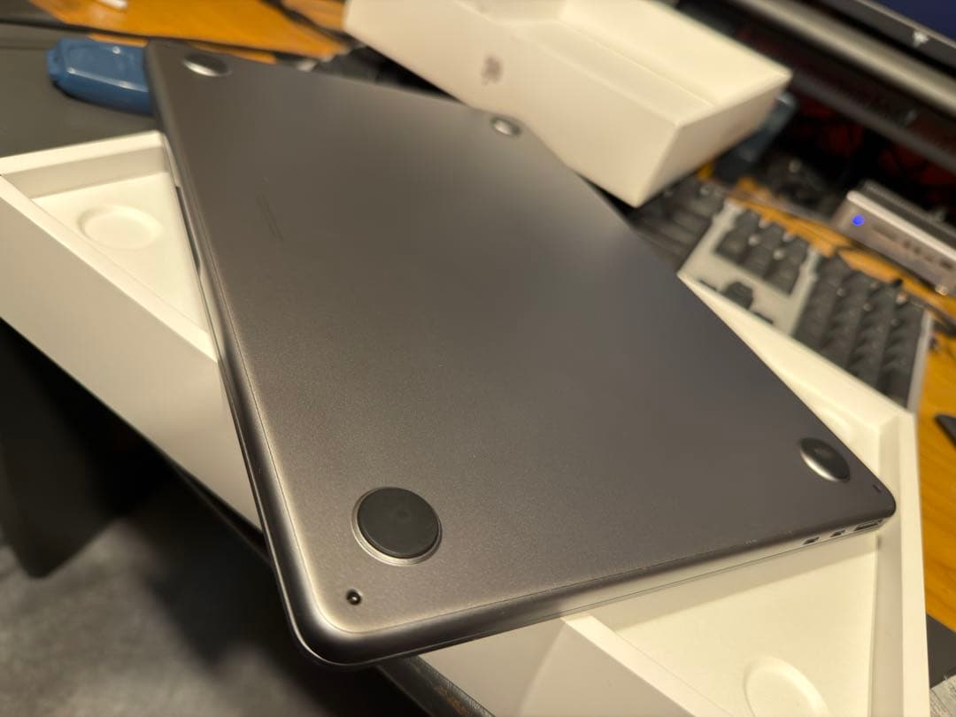 MacBook本体 Apple MacBook Air M2 16GB, 512GB