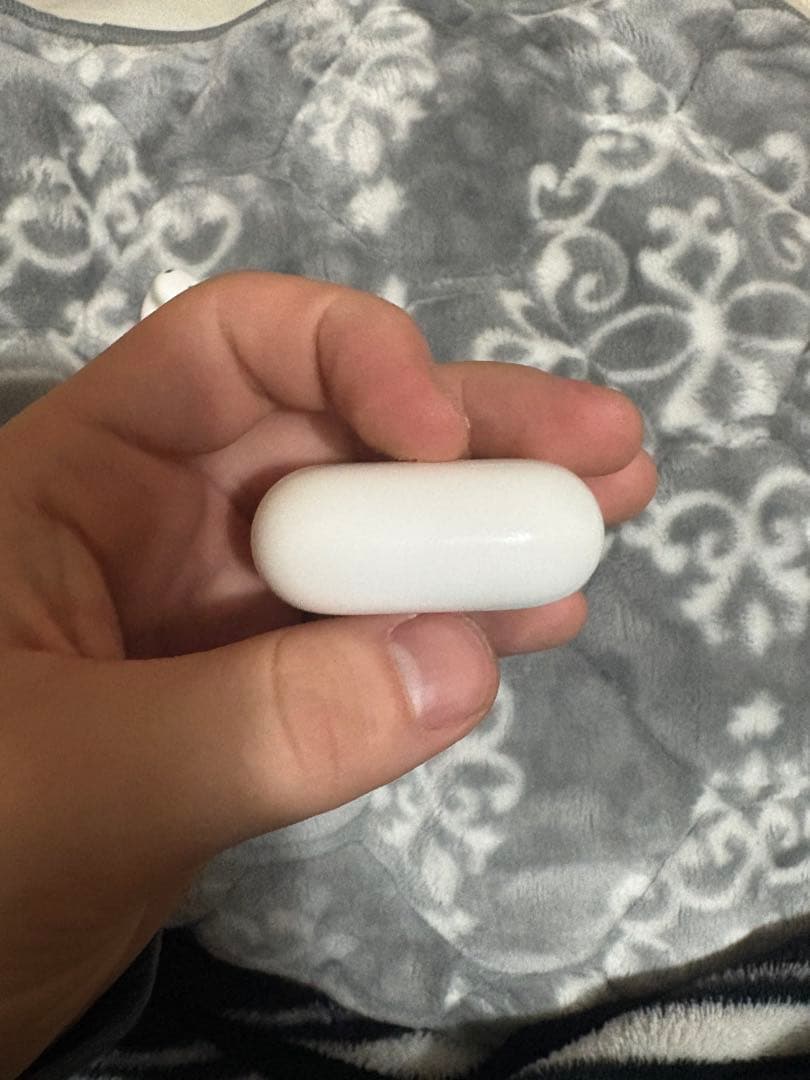 AirPods 第四世代　アクティブノイズキャンセリング無しモデル