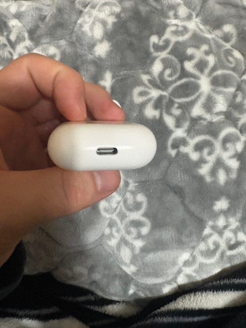 AirPods 第四世代　アクティブノイズキャンセリング無しモデル