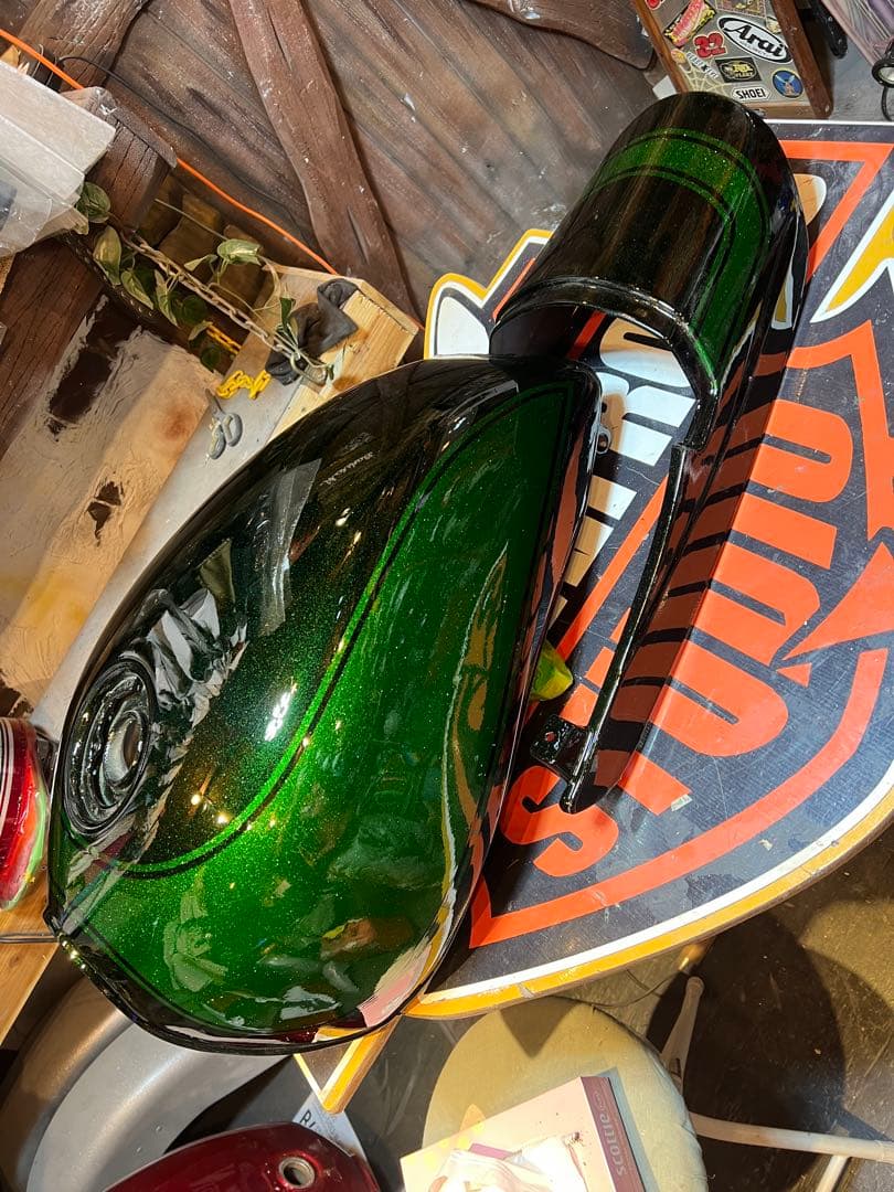 ゼファー750タンク、リアフェンダー