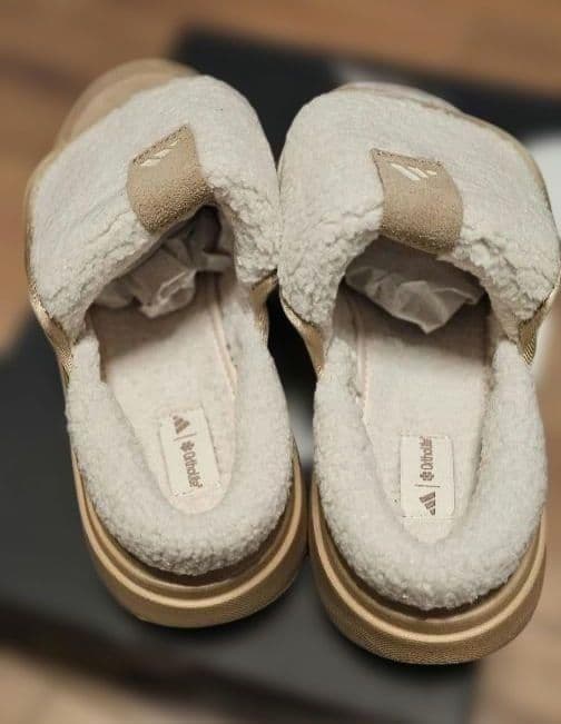 adidas★アディダス★23.5㎝★ボア付き★もふもふ★ベージュ★ミュール