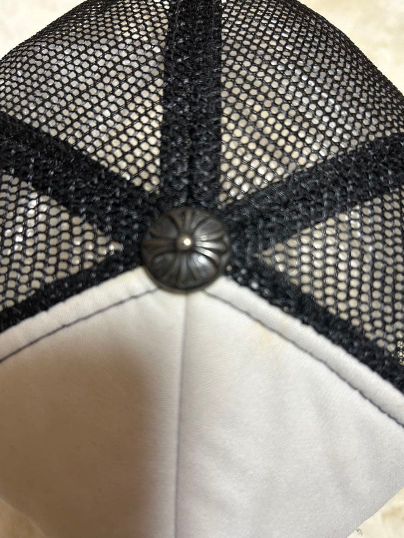 Chrome Hearts メッセージ刺繍 トラッカーキャップ