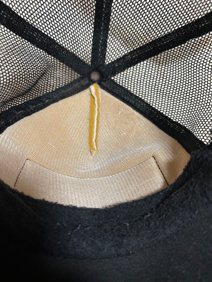 Chrome Hearts メッセージ刺繍 トラッカーキャップ