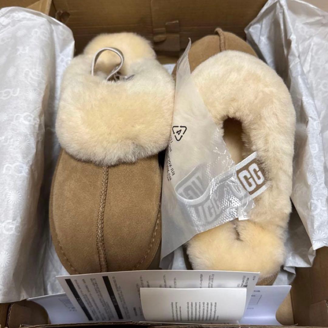 お値下げしました！美品✨UGG プラットフォームサンダル ベージュ