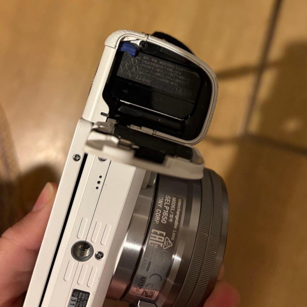 sonyデジタル一眼カメラ　a6000