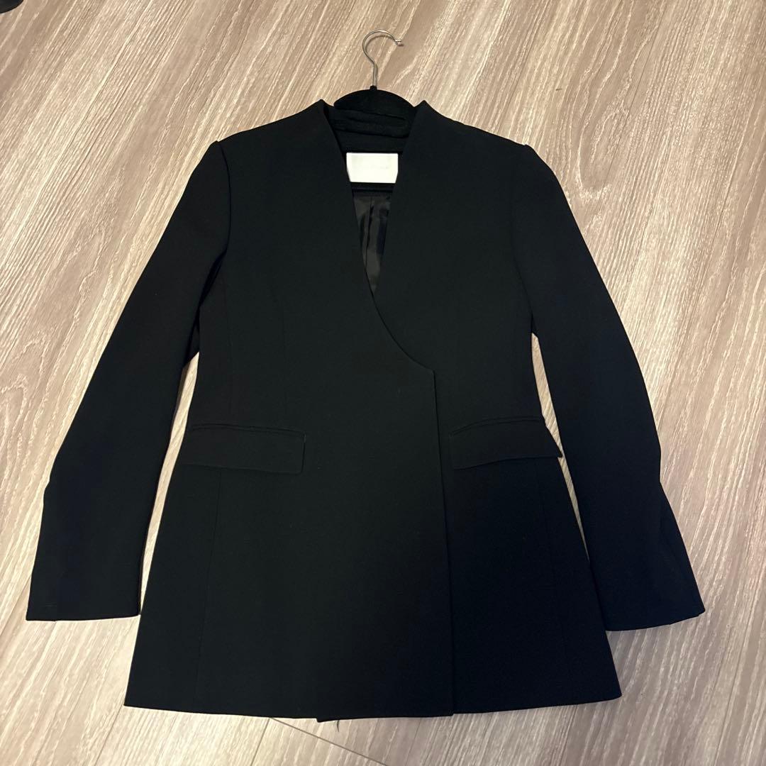 mame kurogouchi 黒　2022AW ジャケット　美術館ジャケット