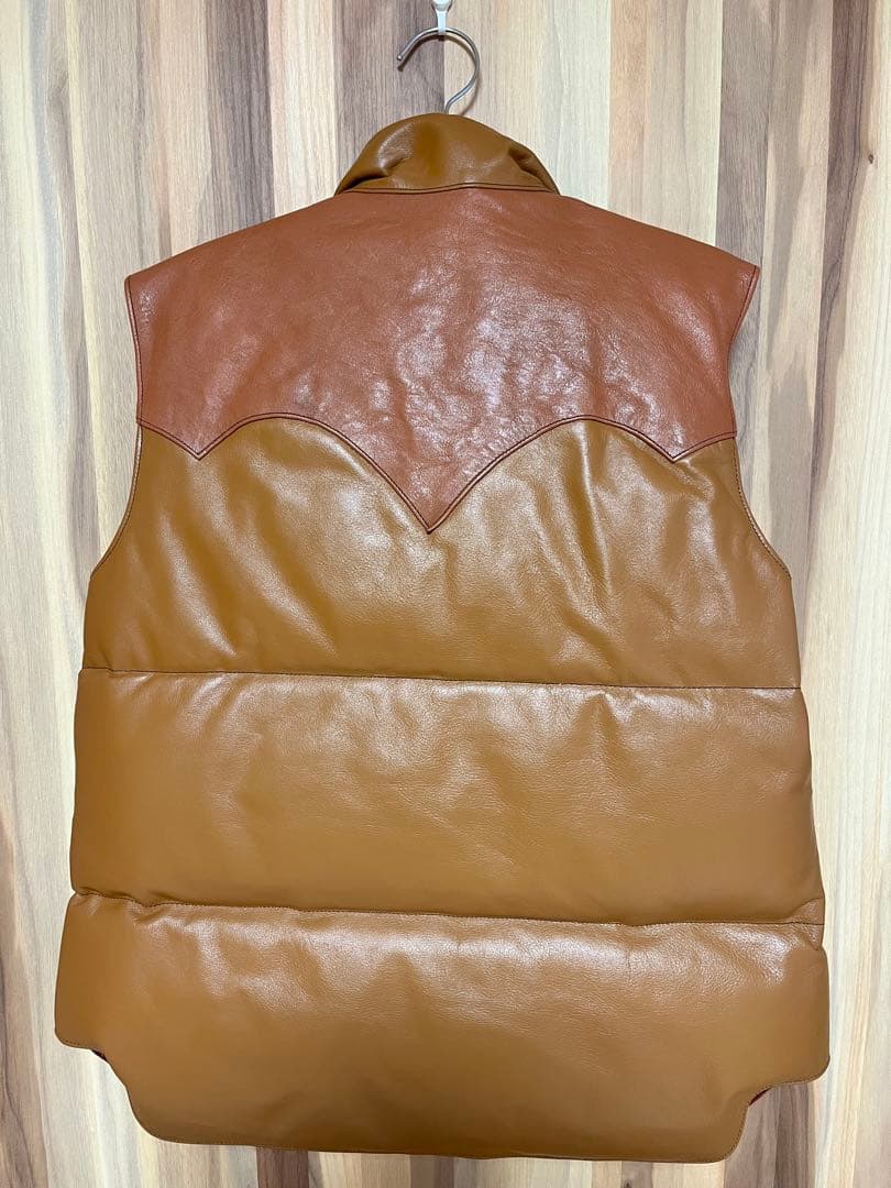 レインボーカントリー　レザーダウンベスト　Mサイズ