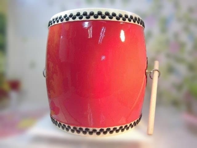 新品未使用(送料無料)26.980円　エイサー大太鼓36cm*40cmバチ付き