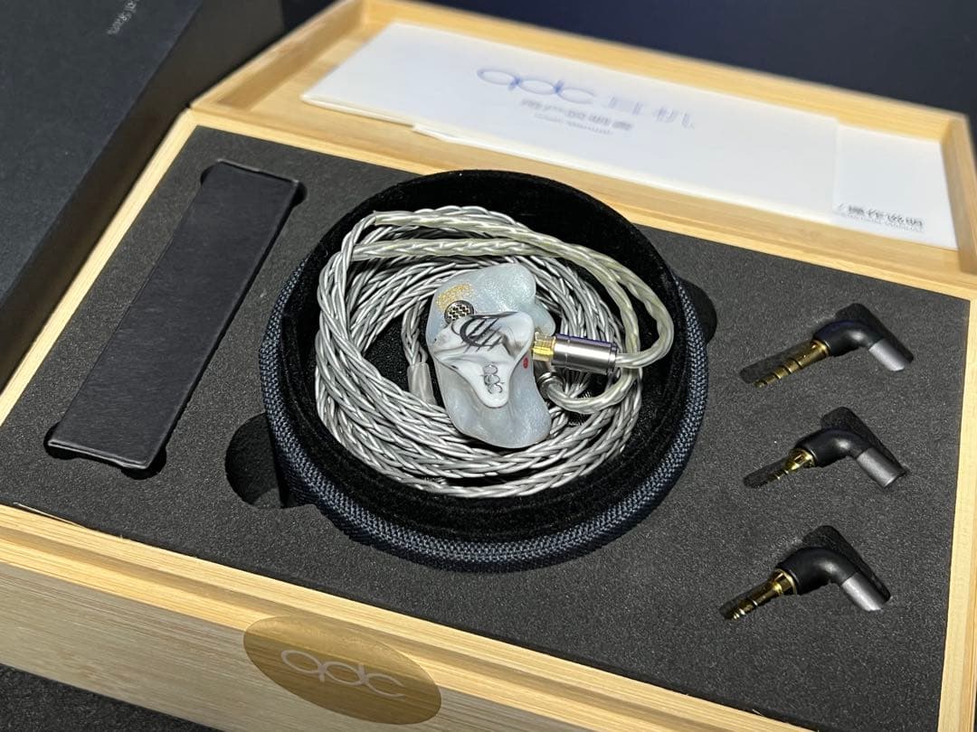 qdc White Tiger 有線イヤホン