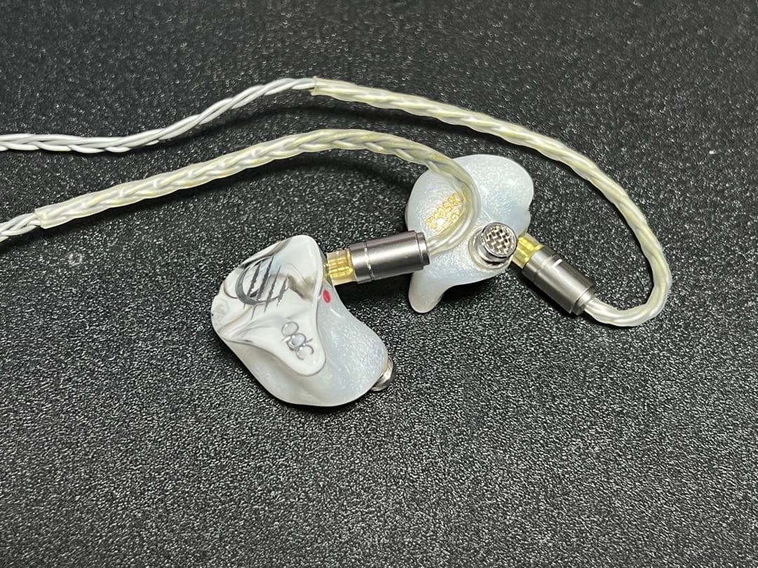 qdc White Tiger 有線イヤホン