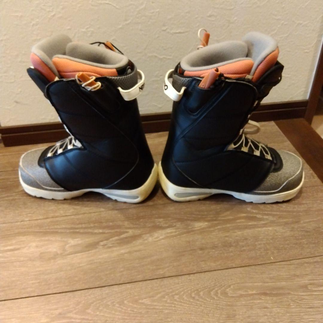 ナイトロ　超軽量　NITRO スノーボードブーツ　ムラサキスポーツ　23.5㌢