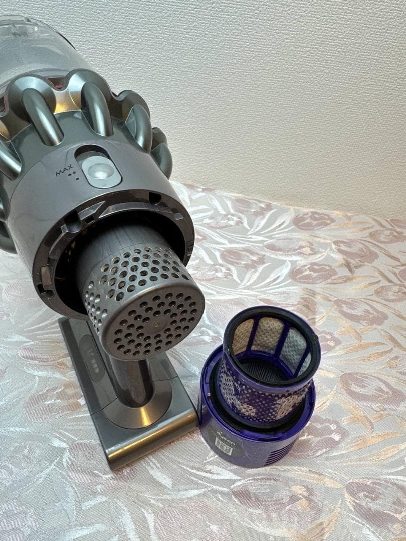 【分解洗浄済】299-ダイソン dyson v10 sv12 掃除機 作動品