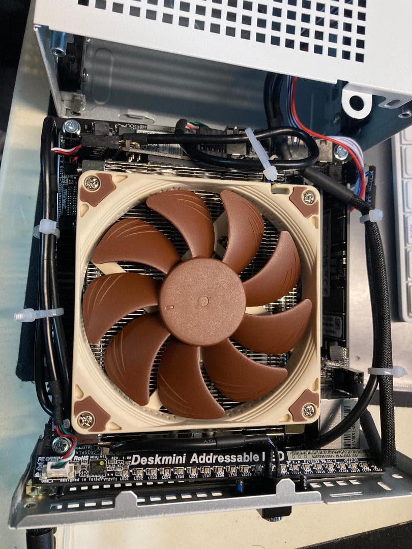 deskmini X600 Ryzen7 8700G メモリ32GB　ホワイト