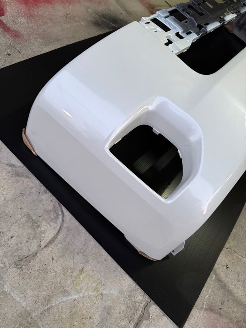 新品 ハイエース 標準 200系 純正 フロントバンパー 52119-26661