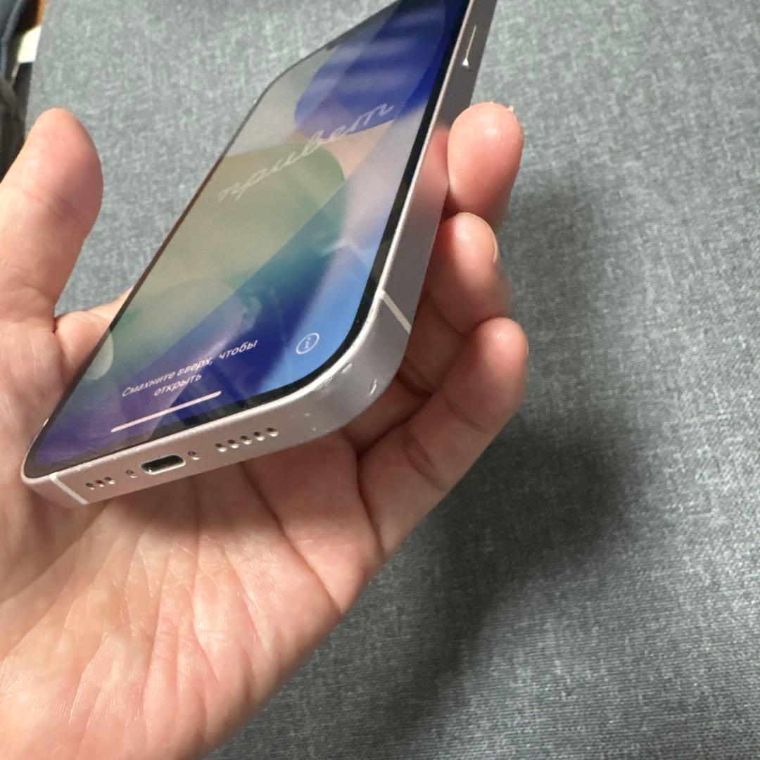 iPhone13 128GB 背面割れ