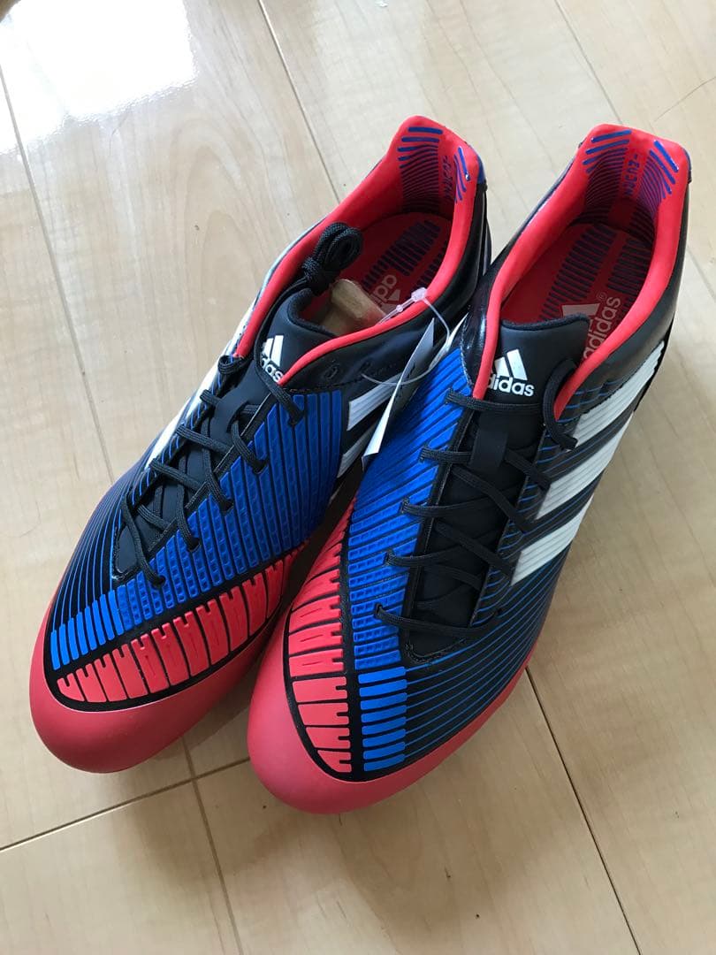 ラグビー　アディダスのスパイク　未使用品　27.5センチ