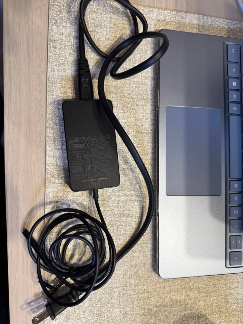 美品Surface laptop go 3 (i5/16GB/256GB)