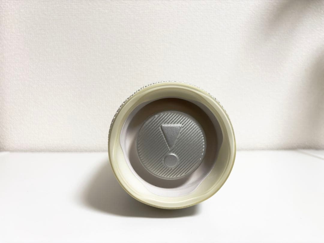 【ほぼ新品/美品】 JBL Charge 4 IPX7防水/ ホワイト