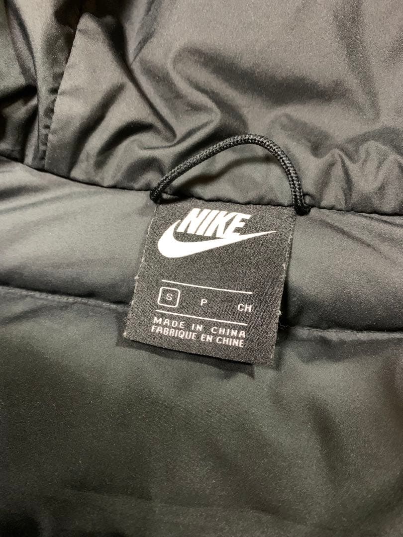 Nike フード付き ブラックダウンジャケット S