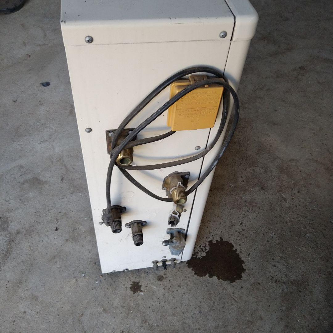 ジャンク　ノーリツ 石油　給湯器 OTQ-4701AY美作市より 引き取り限定