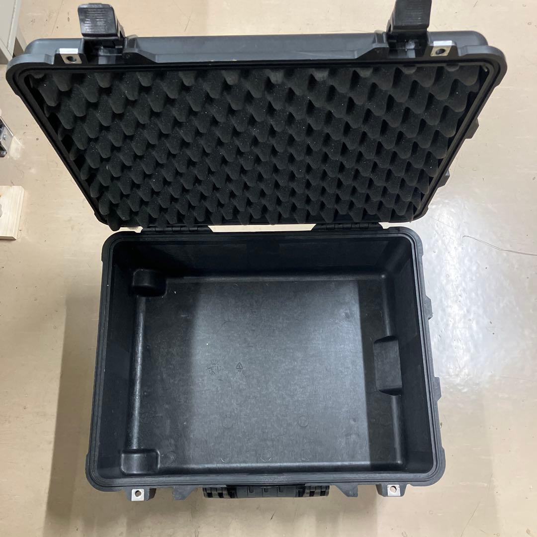 PELICAN ペリカンケース 1560 旧ロゴ（白黒）