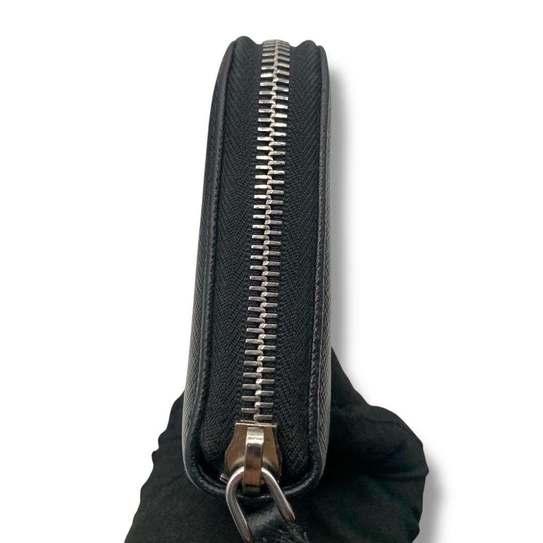 極美品！　PRADA ブラック レザー 長財布　三角ロゴ　ウォレット