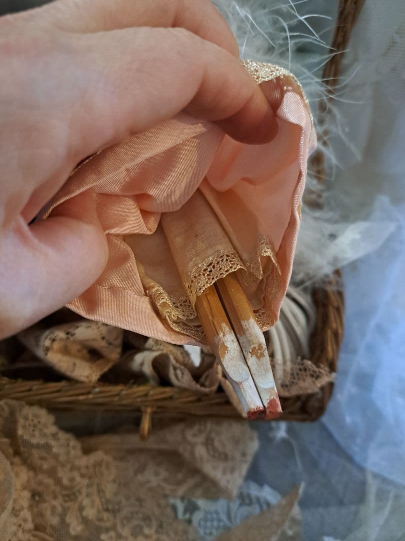 小さめ　ペグドール　座れる　ピンクドレス　　ミニョネット　アンティーク　ほのぼの