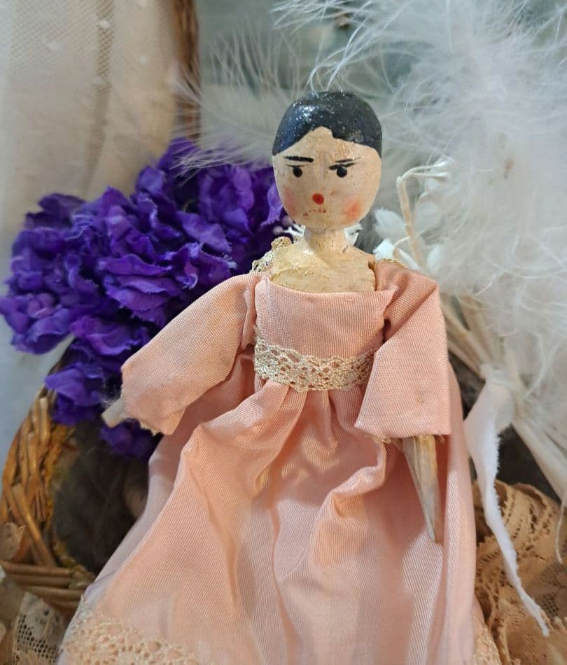 小さめ　ペグドール　座れる　ピンクドレス　　ミニョネット　アンティーク　ほのぼの